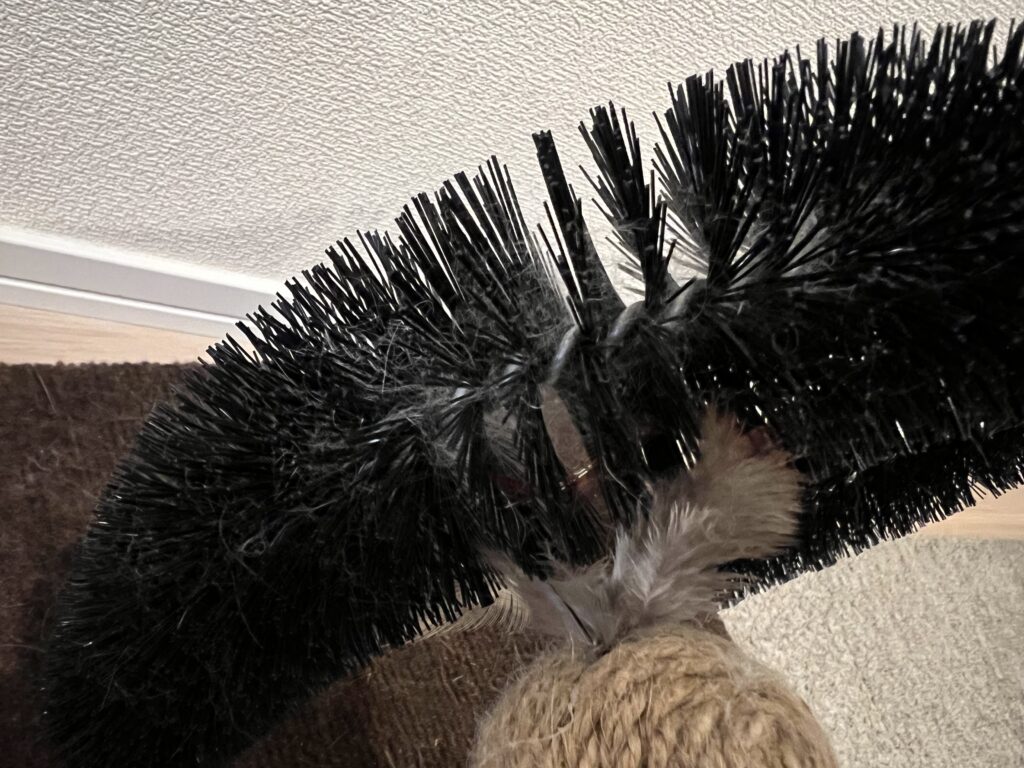 モダンルーム 毛づくろいブラシ